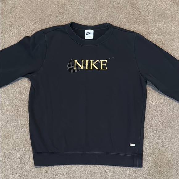 Nike Black Crewneck Sweatshirt Minimalist Design - Picture 1 of 7